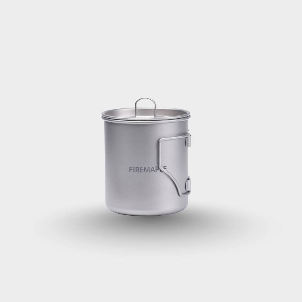Silver camping pot with 'FIREMAPLE' branding on a light gray background #color_600ml_with_lid